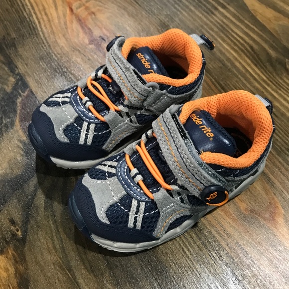 stride rite wide baby shoes